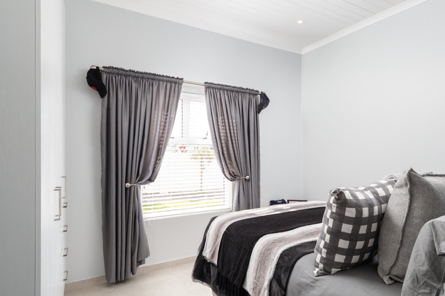 3 Bedroom Property for Sale in Laaiplek Western Cape